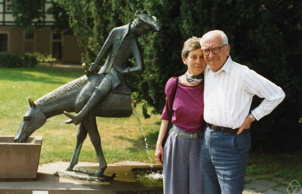 Alexandra Bellow, Alberto Pedro Calderón