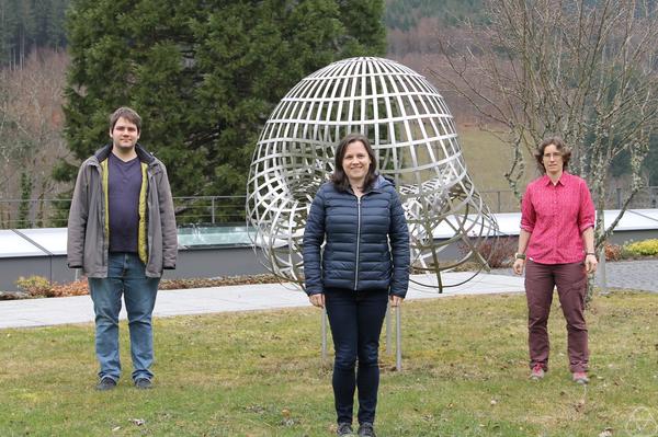 Bernhard Böhmler, Niamh Farrell, Caroline Lassueur